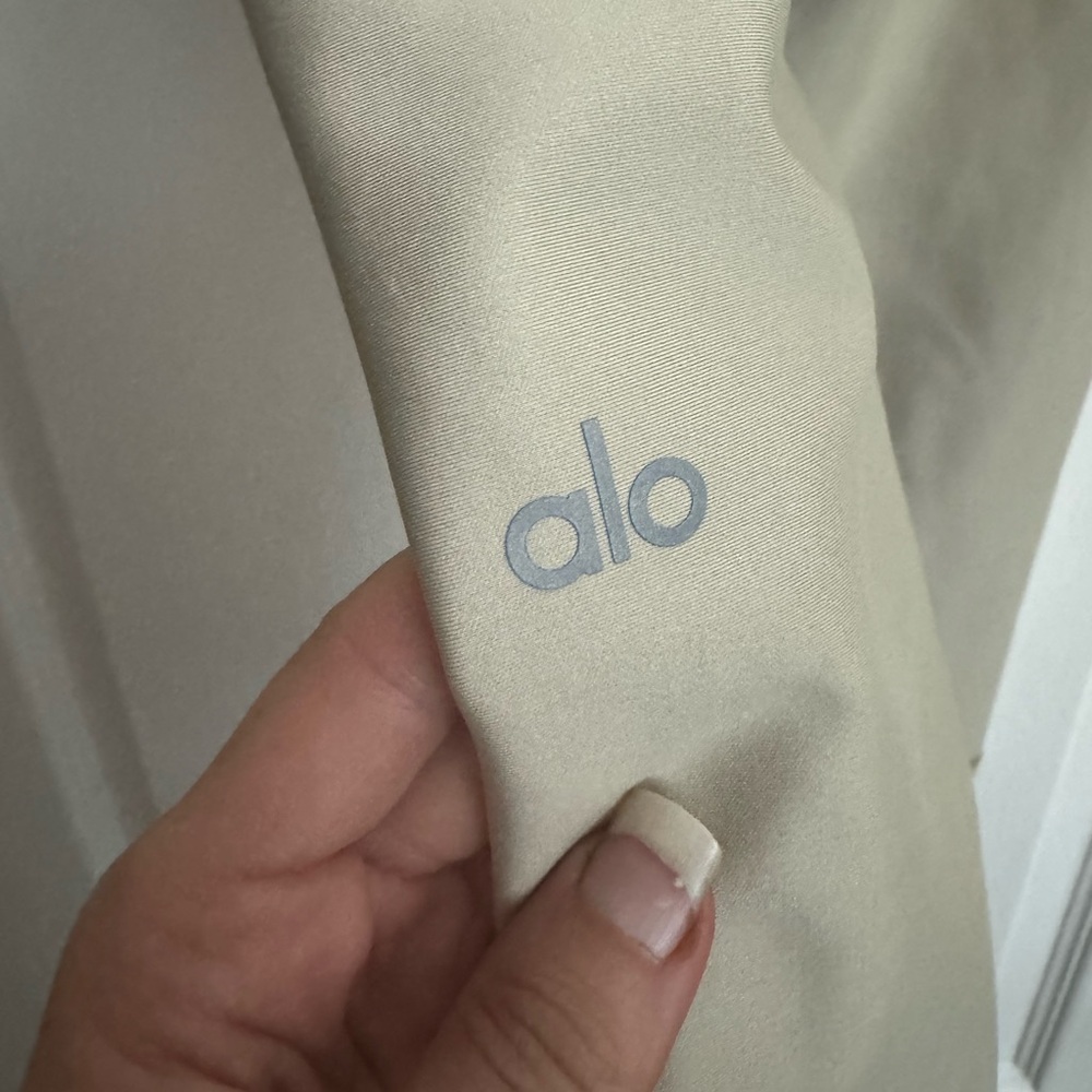 ALO Yoga Light Tan Leggings